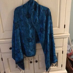 Blue shawl